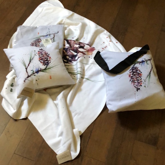 DEMDACO Hand Designed Pillow Throw & Tote Gift Set - Picture 2 of 7